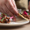 Costilla De Vaca Tudanca Braseada En Barbacoa De Chiles Con Tortillas De Maíz