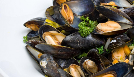 *2 Lbs Steamed Mussels