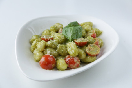 Gnocchi Pesto, Bufala E Pachino