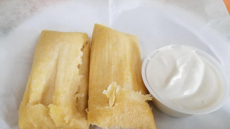 Salvadorian Corn Tamales (Tamales De Elote)