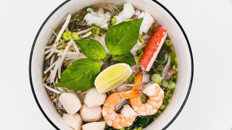 P3. Seafood Pho