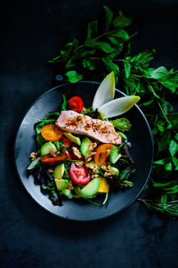 Olive Oil Grilled Salmon Salads