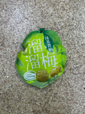 Llm Brand Green Tea Plum60G Liū Liū Méi Lǜ Chá Wèi Qīng Méi60G