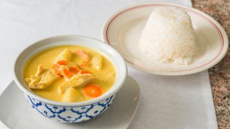 27. Gang Karee (Yellow Curry)