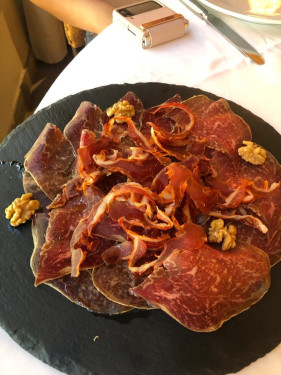 Degustación De Tasajos De Cerdo, Mantillo Y Cecina De Vaca De Nuestra Región