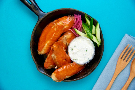 8 Buffalo Chicken Wings Shuǐ Niú Jī Yì