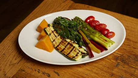 Variado De Verduras Del Huerto A La Brasa Con Aceite De Oliva Virgen