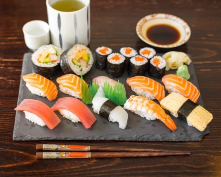 Sushi Main (18 Pieces)