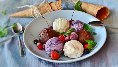 Cuarto De Helado De Cinta De Medalla De Oro