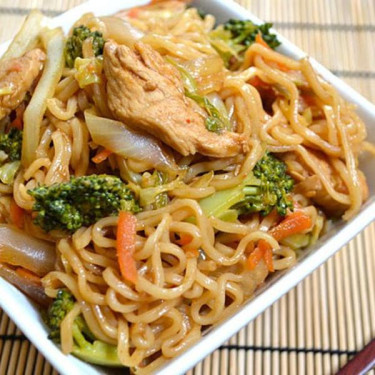 Yakisoba De Pollo