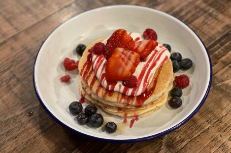 Mixed Berries Crunch Pancakes