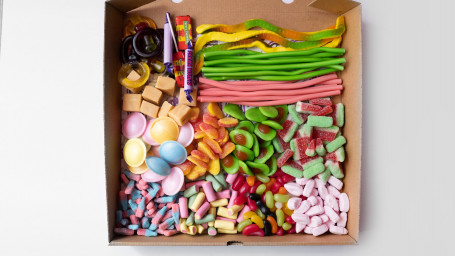 12 Random Munchie Box (1.30Kg)