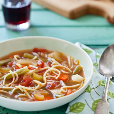 Sopa De Vegetales Con Fideos