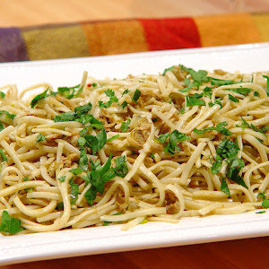 Linguini Con Salsa De Almejas