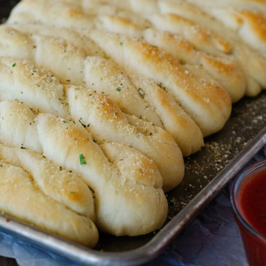 Palitos De Pan Con Ajo Y Parmesano