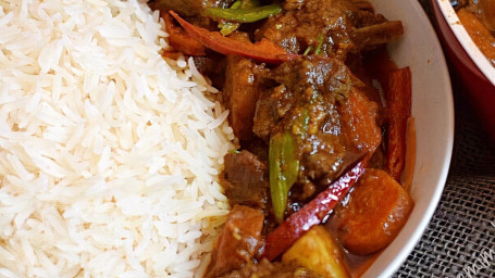 Beef Curry With Peas Rice