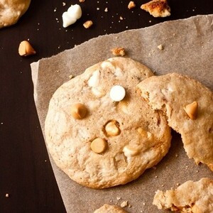 Galleta De Trocitos Blancos De Macadamia Y Nuez