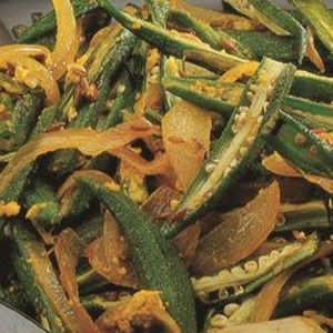 Okra Con El Doble De Cebollas