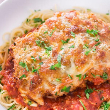 Cena De Pollo Parmesano