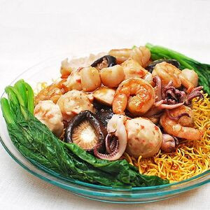 Fideos De Mariscos Salteados