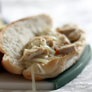 Sándwich De Pollo Con Queso Fundido