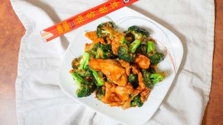 V1. Vegetarian Chicken With Broccoli