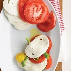 Ensalada Fresca De Mozzarella Y Tomate