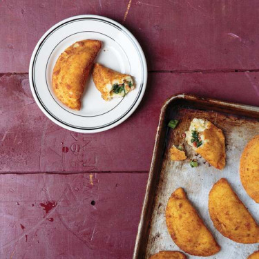 Rigatoni Gigante Relleno De Salchicha