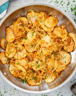 Patatas Lyonnaise