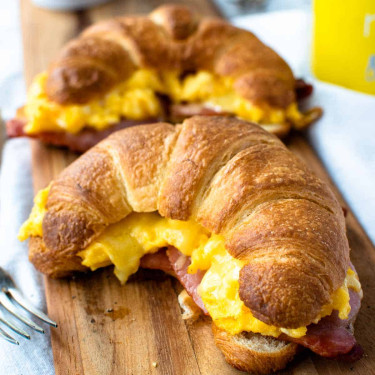 Croissants De Huevo Y Queso