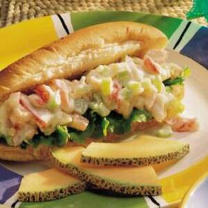 Sándwich De Ensalada De Mariscos