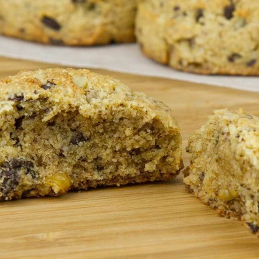 Galletas De Trozos De Chocolate Recién Horneadas