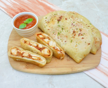 Calzone De Pollo Parmesano