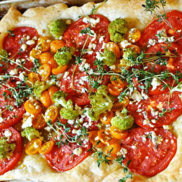 Tarta De Coliflor, Queso Y Tomate