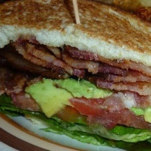 Sándwich Blt De Aguacate