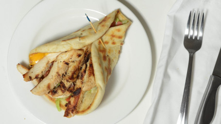 Grilled Chicken Cheese Pitta