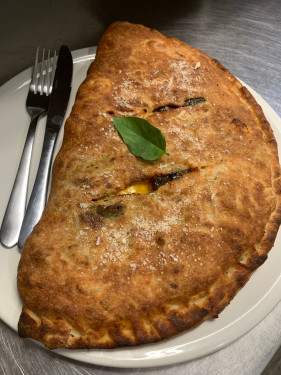 Prosciutto Calzone Italian Pizza