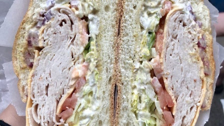 Boar’s Head Ovengold Turkey Sandwich