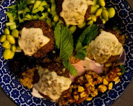 Ensalada Choko De Falafel