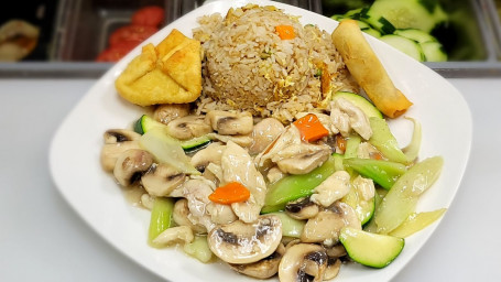 P3. Moo Goo Gai Pan