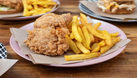 2 Pieces Of Fried Chicken Chips With Drink