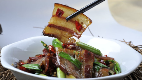 E5Gòng Cài Chǎo Là Ròu Stir Fried Smoked Pork With Dried Ballonflower