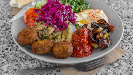 Small Mezze Feast For 1 Guest)