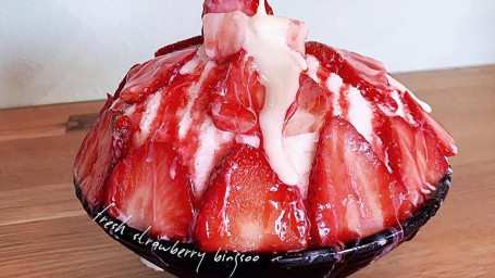 Fresh Strawberry Bingsoo