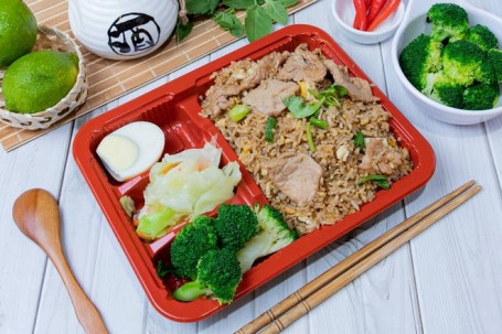 Tài Shì Zhū Ròu Chǎo Fàn Thai Stir Fried Rice With Pork ข้าวผัดหมู