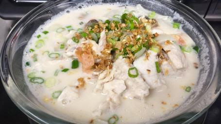 A5. Tom Kha Noodle Coconut White Soup