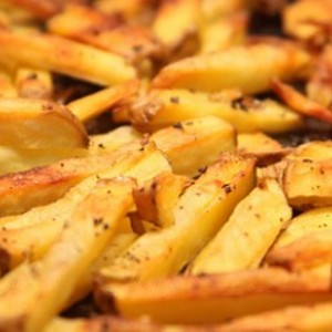 Patatas fritas onduladas estilo francés